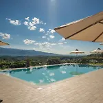 In Tuscany With Pool & Bbq